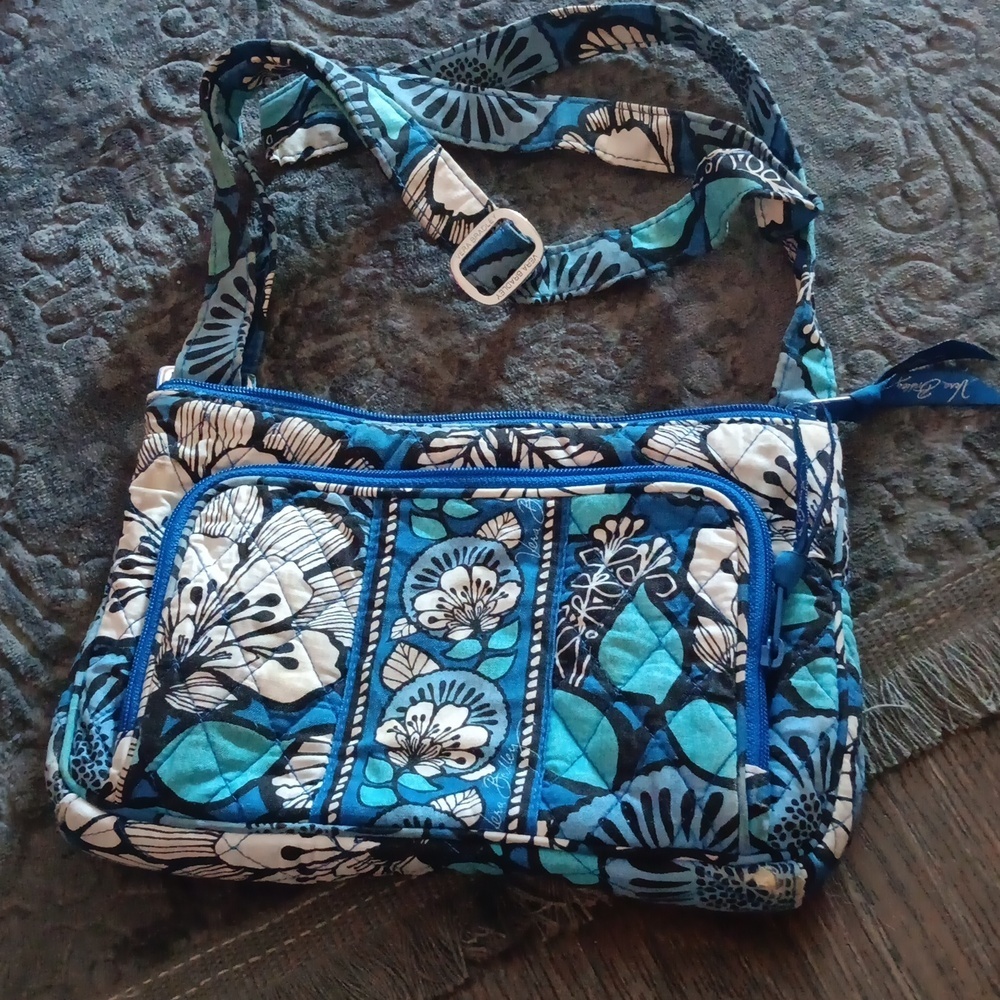 Vera Bradley Signature Cotton   Purse in blue and white  Bag